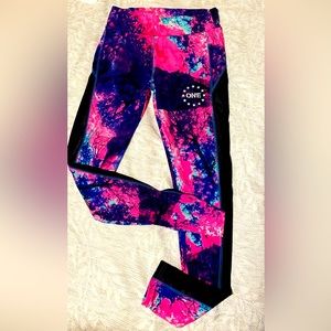 Small-medium leggings. Perfect for the gym or just everyday wear.